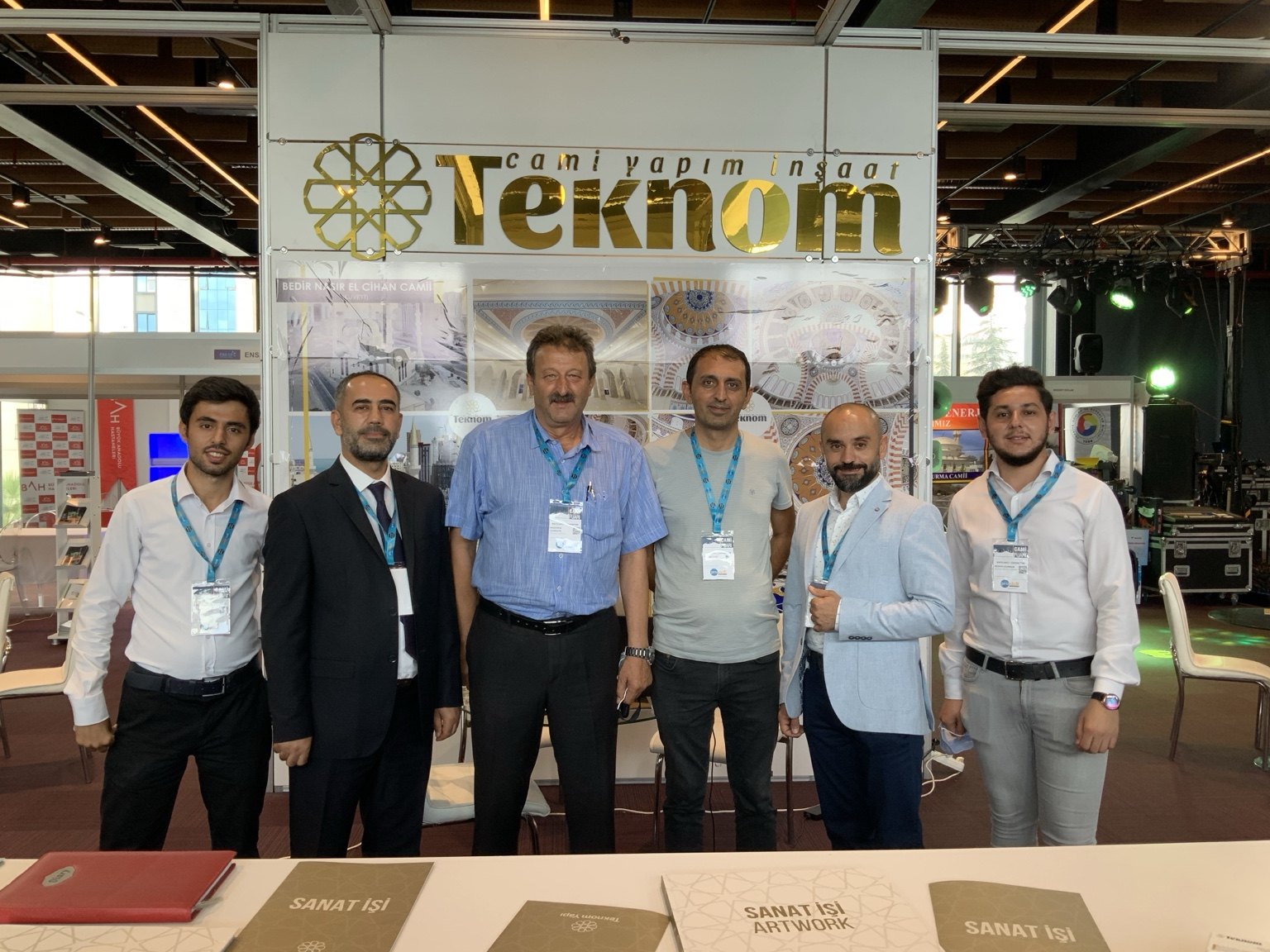 Teknom Yapı standında fuar ekibi